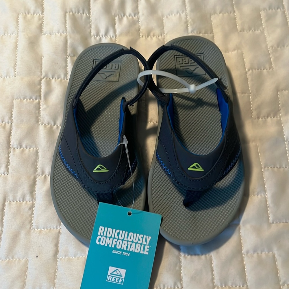 **New** boys reef flip flops